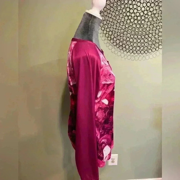 Colorful long sleeve women’s shirt with front pocket - Size Medium - Picture 3 of 3